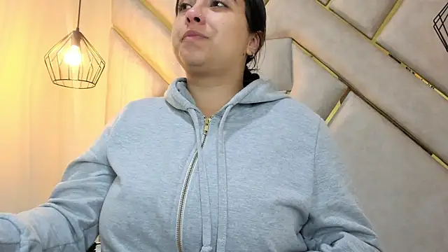 Snapshot of nalalye_cruzz_ chatting on February 14, 2025, 8:42 am nalalye cruzz online show from February 14, 2025, 8:42 am