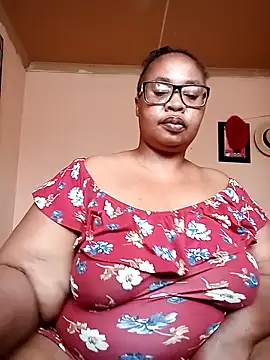 Snapshot of ZOQULUx chatting on November 26, 2025, 10:04 am ZOQULUx online show from November 26, 2025, 10:04 am