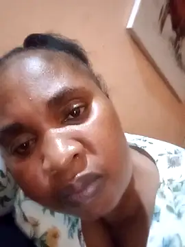 Snapshot of ZOQULUx chatting on November 13, 2025, 8:46 pm ZOQULUx online show from November 13, 2025, 8:46 pm