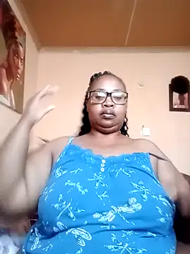 Snapshot of ZOQULUx chatting on December 17, 2025, 6:40 am ZOQULUx online show from December 17, 2025, 6:40 am