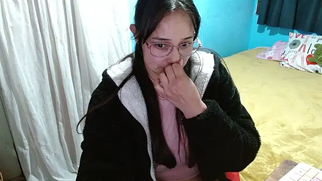 clarisse69 online show from December 5, 2024, 11:12 pm