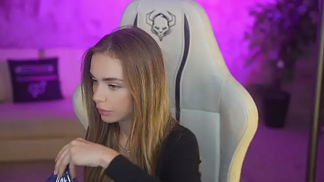 Snapshot of Anabelka054 chatting on December 1, 2025, 11:33 am Anabelka054 online show from December 1, 2025, 11:33 am