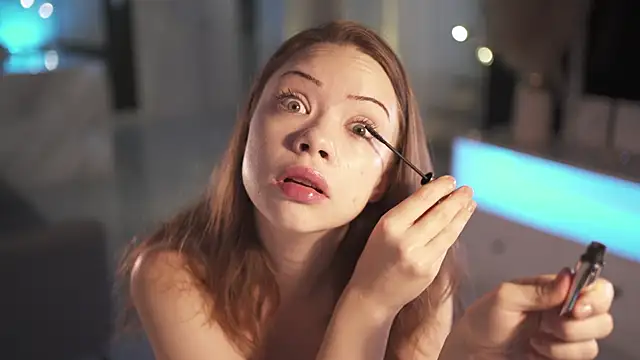 VixenMia online show from April 22, 2026, 3:46 am