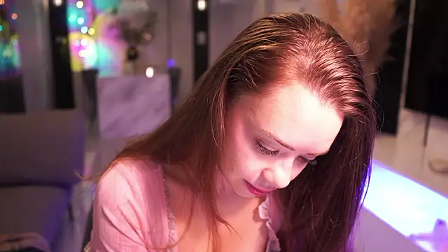 VixenMia online show from February 23, 2026, 3:30 am