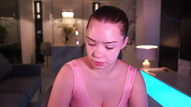 VixenMia online show from October 21, 2025, 2:55 am