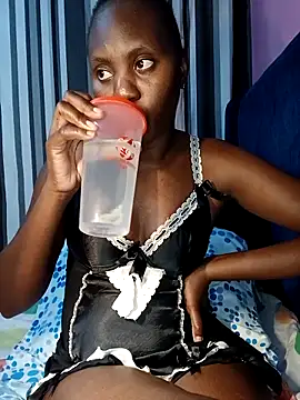 Snapshot of luxusroyce chatting on March 9, 2025, 11:56 pm luxusroyce online show from March 9, 2025, 11:56 pm