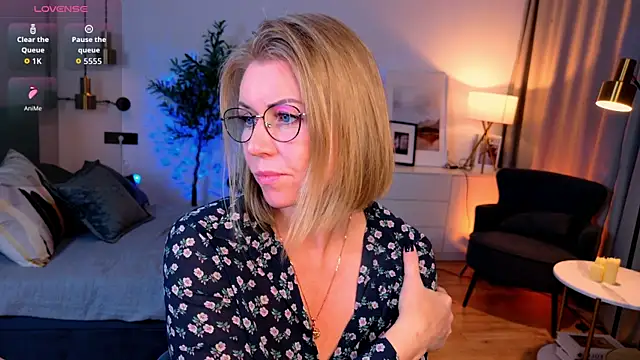 Snapshot of Annie_Light chatting on May 21, 2026, 6:55 am Annie Light online show from May 21, 2026, 6:55 am