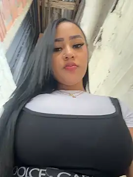 Luisa Fernandaa online show from May 12, 2026, 11:00 pm