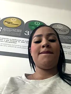 Luisa Fernandaa online show from September 24, 2025, 1:13 am