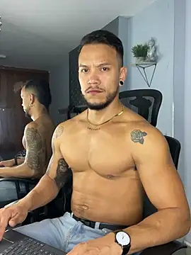 Snapshot of ARON_TAYLER01 chatting on February 1, 2025, 12:37 pm ARON TAYLER01 online show from February 1, 2025, 12:37 pm