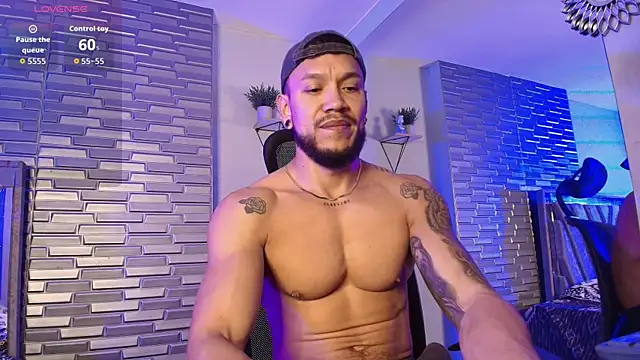 ARON TAYLER01 online show from March 20, 2026, 10:27 am