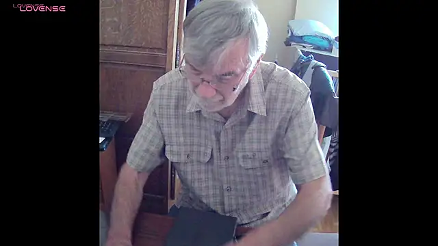 Snapshot of terrybare chatting on June 16, 2026, 3:56 pm terrybare online show from June 16, 2026, 3:56 pm