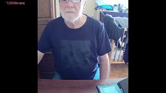 Snapshot of terrybare chatting on June 7, 2026, 1:49 pm terrybare online show from June 7, 2026, 1:49 pm