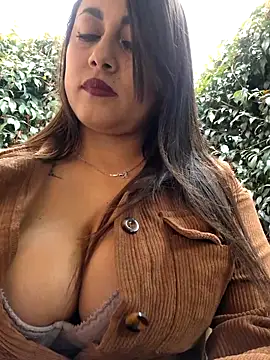 Snapshot of Oryk___ chatting on November 26, 2025, 5:57 pm Oryk online show from November 26, 2025, 5:57 pm