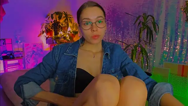 Snapshot of poli__ chatting on February 7, 2026, 4:15 pm poli online show from February 7, 2026, 4:15 pm