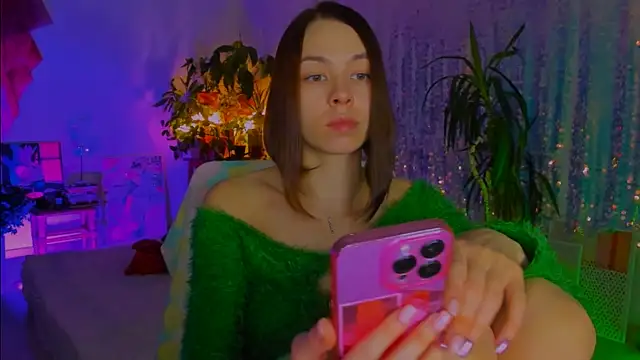 Snapshot of poli__ chatting on December 15, 2025, 4:13 pm poli online show from December 15, 2025, 4:13 pm