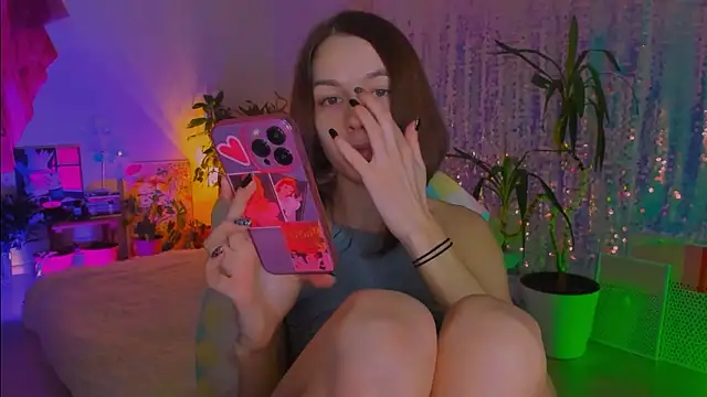 Snapshot of poli__ chatting on January 13, 2026, 4:11 pm poli online show from January 13, 2026, 4:11 pm