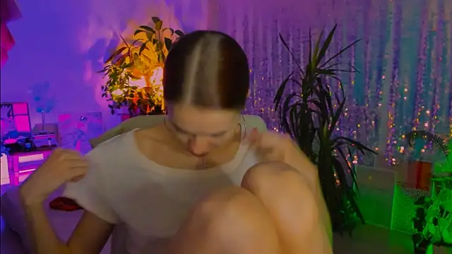 Snapshot of poli__ chatting on November 20, 2025, 7:14 pm poli online show from November 20, 2025, 7:14 pm