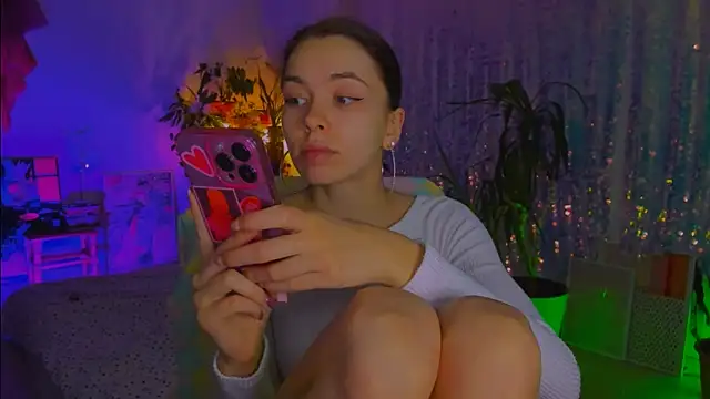 Snapshot of poli__ chatting on December 21, 2025, 4:41 pm poli online show from December 21, 2025, 4:41 pm