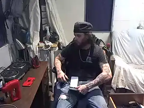 Snapshot of CloudDadddyyy420 chatting on February 13, 2026, 6:30 pm CloudDadddyyy420 online show from February 13, 2026, 6:30 pm