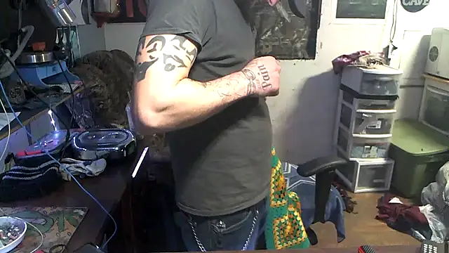 CloudDadddyyy420 online show from November 13, 2025, 7:51 pm