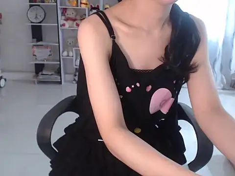 Snapshot of TinyGirls chatting on April 13, 2026, 4:27 am TinyGirls online show from April 13, 2026, 4:27 am