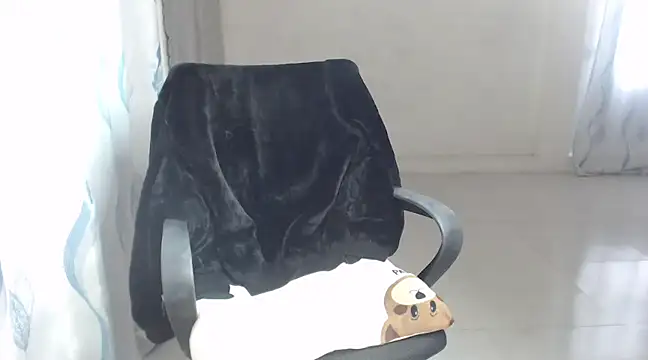 Snapshot of TinyGirls chatting on December 24, 2024, 6:22 am TinyGirls online show from December 24, 2024, 6:22 am