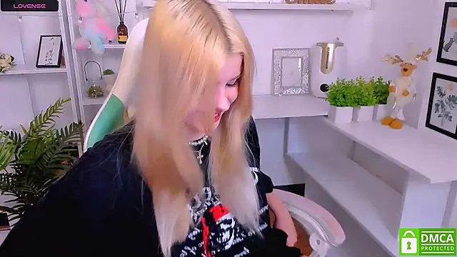 Snapshot of Grace_and__Jacob chatting on March 8, 2025, 2:12 am Grace and Jacob online show from March 8, 2025, 2:12 am