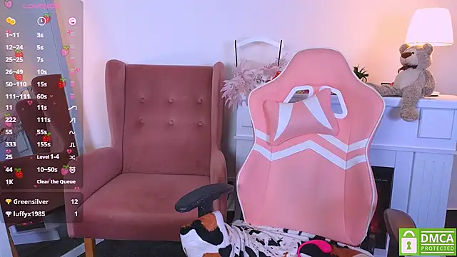 Snapshot of Grace_and__Jacob chatting on February 25, 2025, 5:19 pm Grace and Jacob online show from February 25, 2025, 5:19 pm