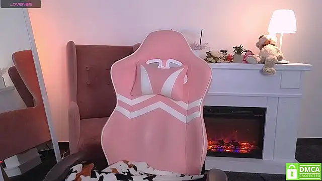 Snapshot of Grace_and__Jacob chatting on October 6, 2025, 11:00 am Grace and Jacob online show from October 6, 2025, 11:00 am