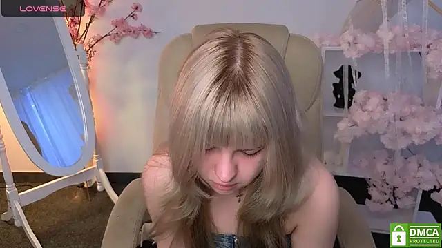 Snapshot of Grace_and__Jacob chatting on September 13, 2025, 6:35 am Grace and Jacob online show from September 13, 2025, 6:35 am