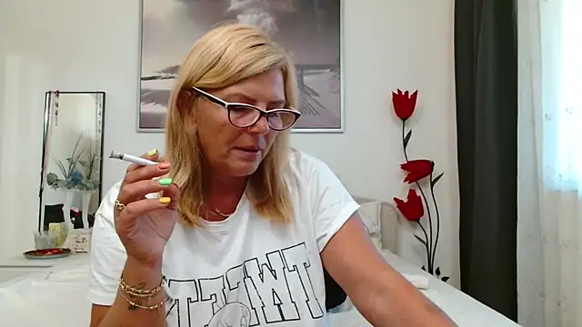 YulliaMilf online show from September 19, 2025, 6:39 am