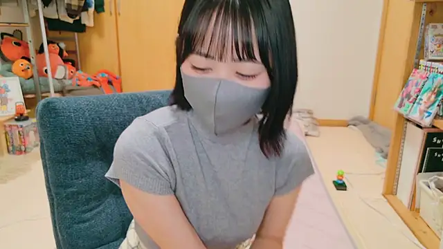 Snapshot of HIKARI_x0 chatting on December 6, 2024, 2:00 pm HIKARI x0 online show from December 6, 2024, 2:00 pm