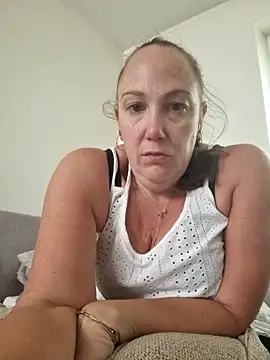 Wisie Cutie online show from October 6, 2025, 1:56 pm