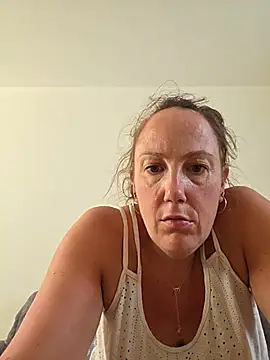 Wisie Cutie online show from June 24, 2026, 4:27 pm