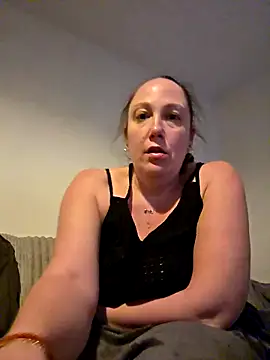 Snapshot of Wisie_Cutie chatting on March 1, 2026, 6:41 pm Wisie Cutie online show from March 1, 2026, 6:41 pm