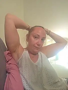 Wisie Cutie online show from July 15, 2026, 7:37 am