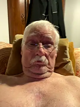 Steffibi1954 online show from November 13, 2025, 8:57 pm