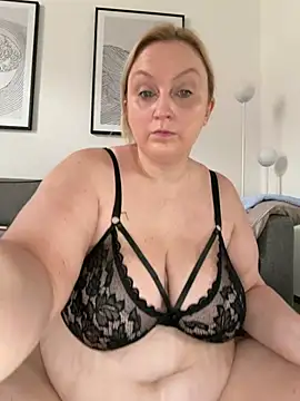 Snapshot of BBW_Nora chatting on June 2, 2026, 8:36 am BBW Nora online show from June 2, 2026, 8:36 am