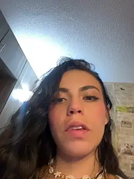 Snapshot of i_am_nina_ chatting on July 22, 2026, 2:02 am i am nina online show from July 22, 2026, 2:02 am