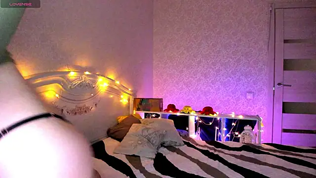 LillyMoure  online show from February 22, 2026, 10:55 pm