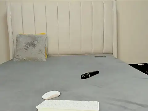  heavenlysent online show from November 26, 2025, 3:39 am