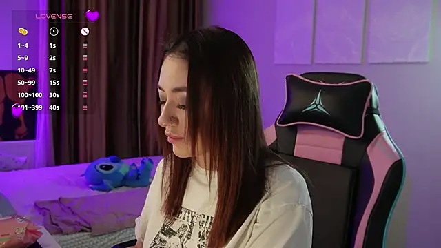 Fiona-Love online show from May 17, 2026, 5:24 pm