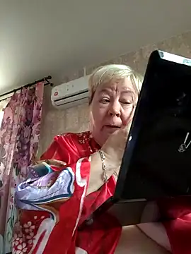 EffectFiona online show from September 24, 2025, 1:46 am