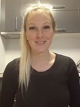 Snapshot of MaviePearl chatting on January 24, 2025, 8:23 am MaviePearl online show from January 24, 2025, 8:23 am