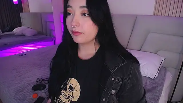 Miss Loise online show from December 3, 2025, 3:40 am