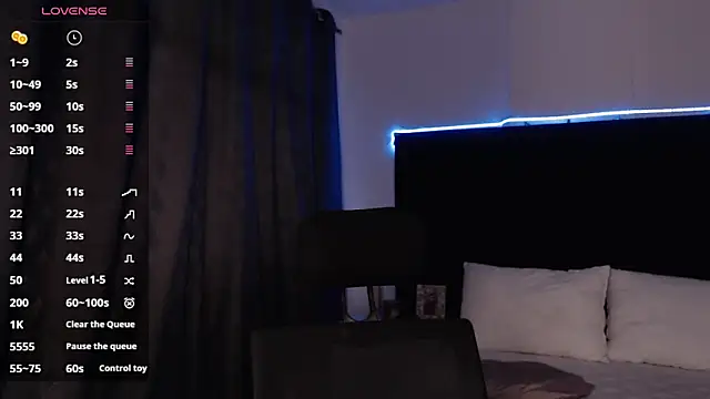 andrewmhilton  online show from October 1, 2025, 10:24 pm