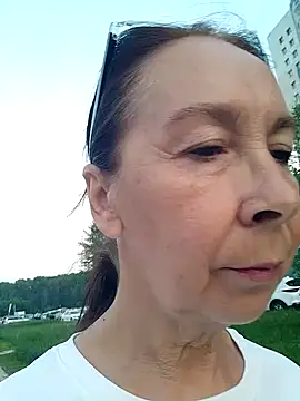 Snapshot of Celine_Faer1 chatting on June 15, 2026, 2:50 pm Celine Faer1 online show from June 15, 2026, 2:50 pm