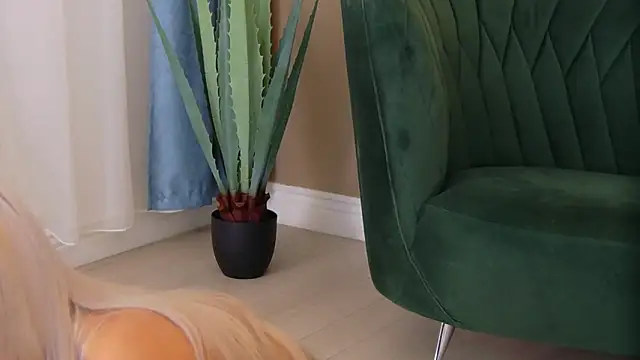 Snapshot of Bailey_Rush chatting on November 23, 2025, 5:12 pm Bailey Rush online show from November 23, 2025, 5:12 pm