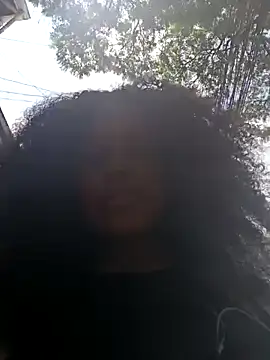 ElizabethBell  online show from April 13, 2026, 5:39 pm